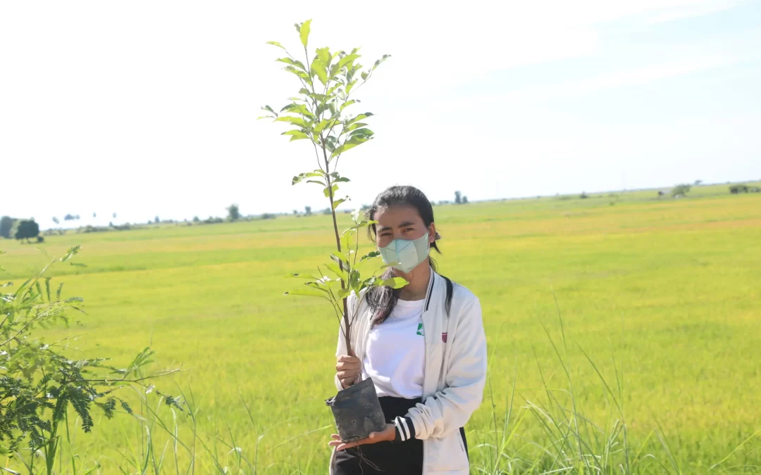 Youth Leader Responds to Environmental Issues in Siem Reap